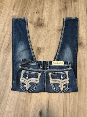 ROCK REVIVAL | Women's Dark Blue Embroidered Pocket Jeans
